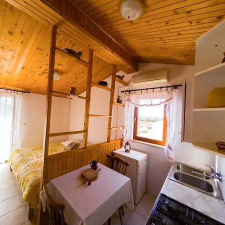 Poli Nadaline Apartment Peruski